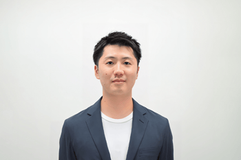 辻本康貴　氏