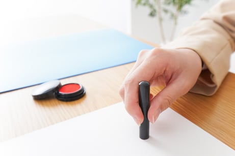 ハンコ文化を卒業！承認ルートのワークフロー化のメリットや注意点について