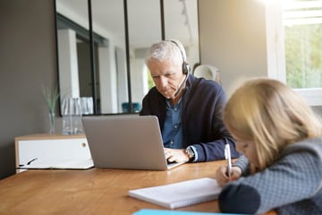 テレワークとは？意味・働き方・導入方法・注意点などを簡単に解説
