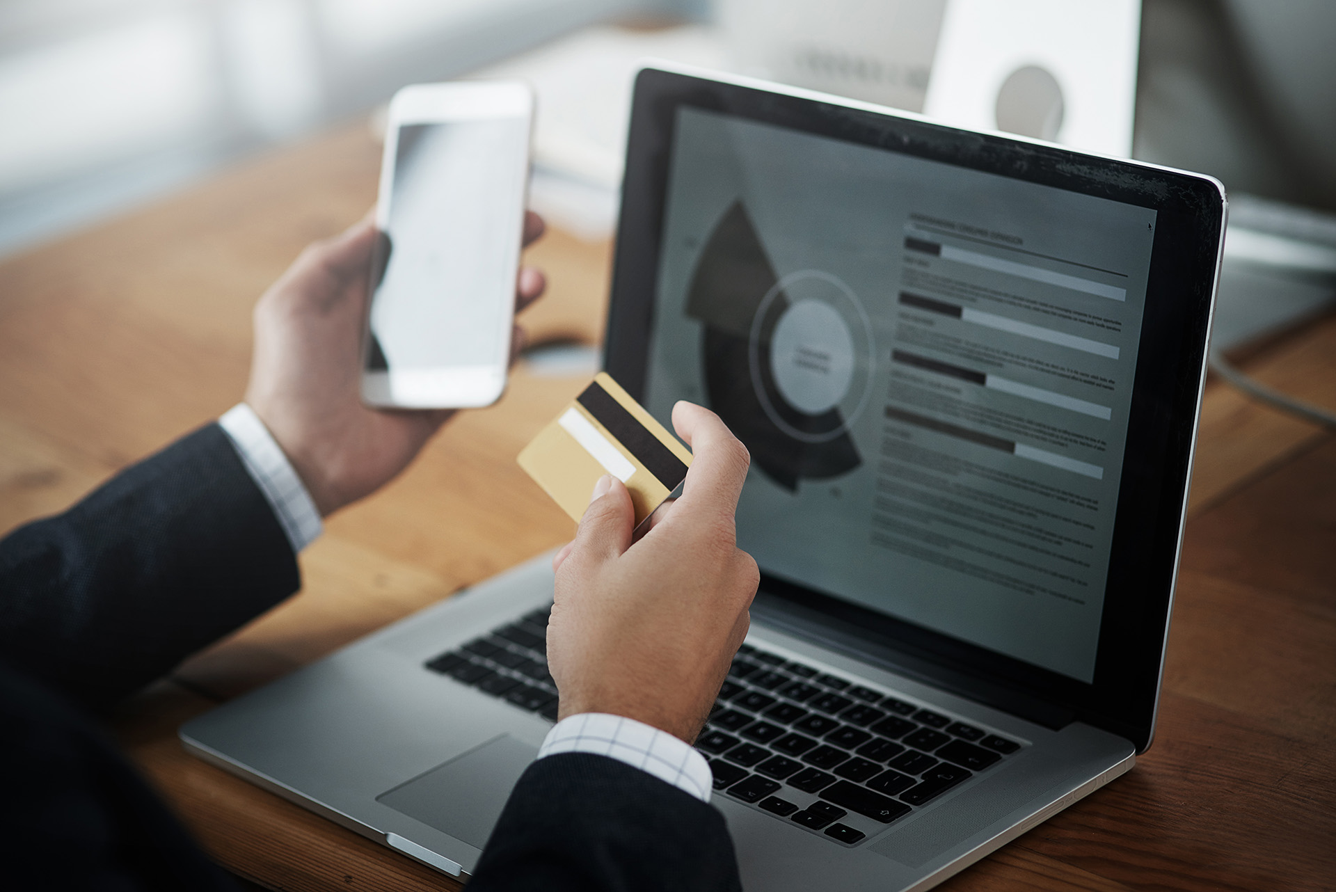 与信管理をエクセルで行う場合の課題とは? 課題解決方法について解説