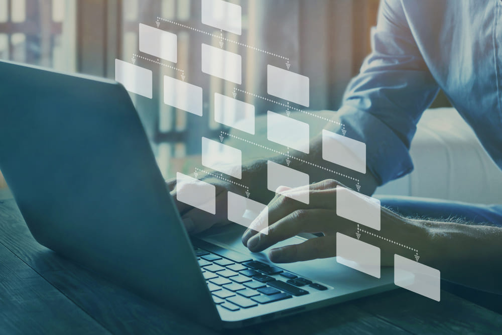 入社して分かった「便利、簡単、早い」社内のワークフローシステム